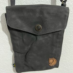 Fjallraven Grey Pocket 1000 Travel Bag